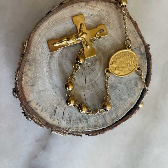 18k Gold plated rosary crucifix cross pendant - Picture 4 of 8